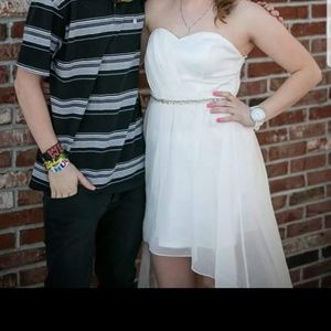 Juniors Dress Size Medium